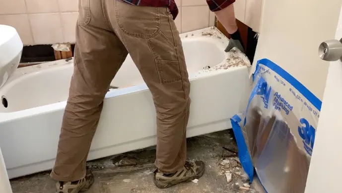 How to Remove a Bathtub Without Damaging Tiles