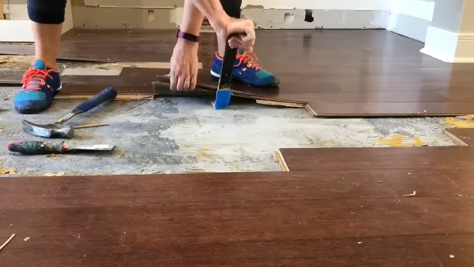 Can You Remove Engineered Hardwood After It Is Glued: 6 Steps [Important]